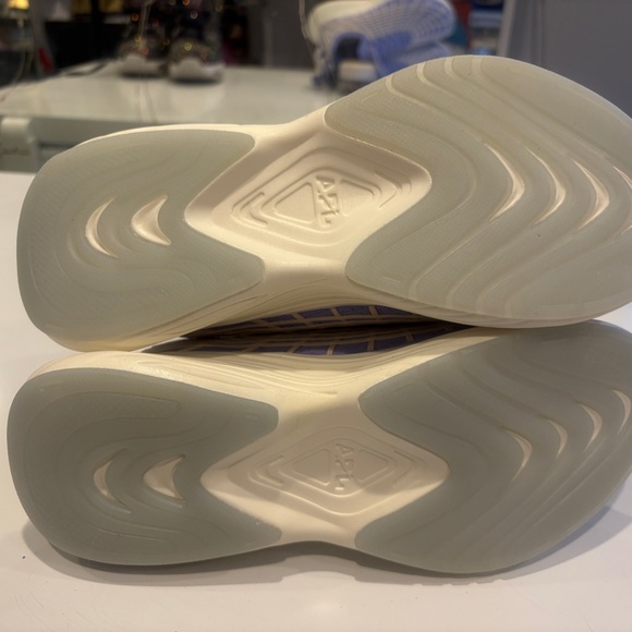 APL Womens Lavender and Cream Sneakers - Picture 6 of 7